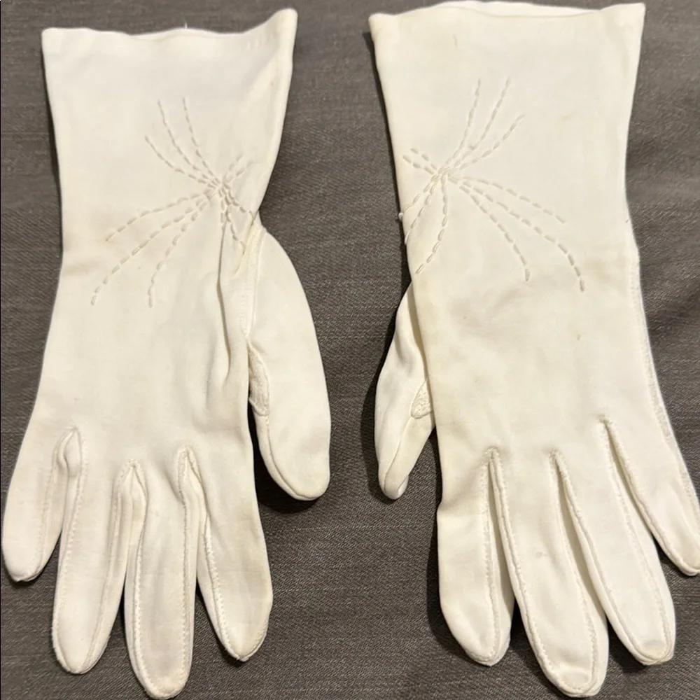 Fownes Royale White Gloves with Embroidered  100% Double Woven Cotton Vintage